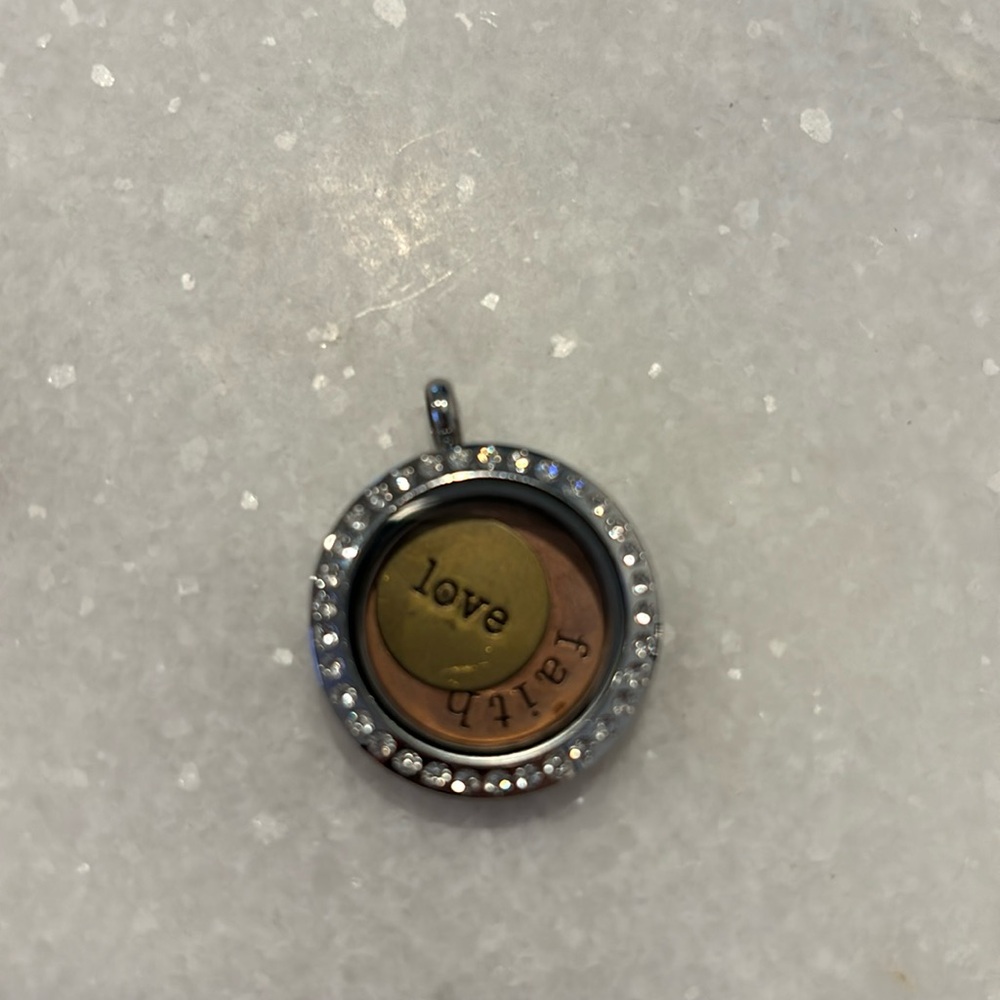 Origami Owl Locket with Rhinestones Love Faith Discs
